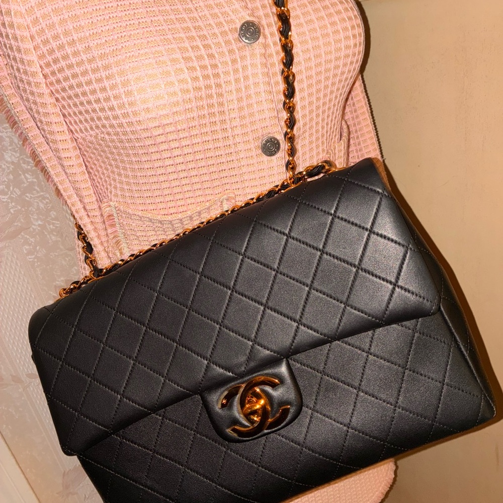 CHANEL Black Quilted Shoulder Bag with Chain Strap
